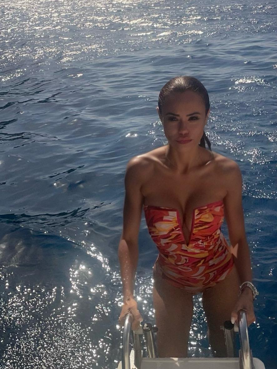 Escort - LUNA - Ibiza Tops